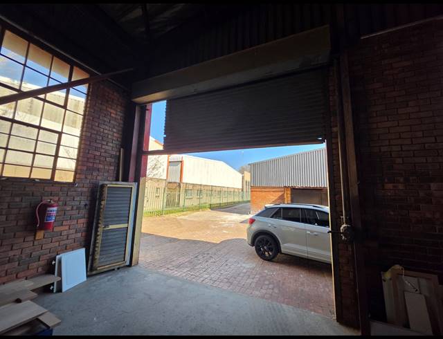 300M² WAREHOUSE TO LET IN ALRODE